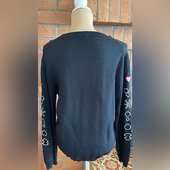 KENZO Black Sweater with Red and White Embroidered Accents - Picture 6 of 8